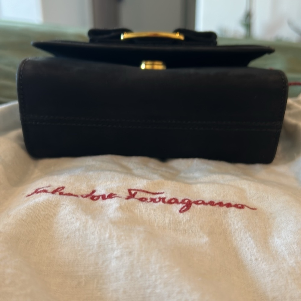Salvatore Ferragamo Belt bag with Chain Strap ๐ค๐EUC๐ค๐ - Picture 2 of 9